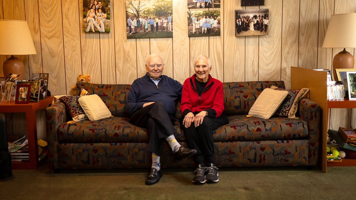 [aggregator] downloaded image for imported item #44135