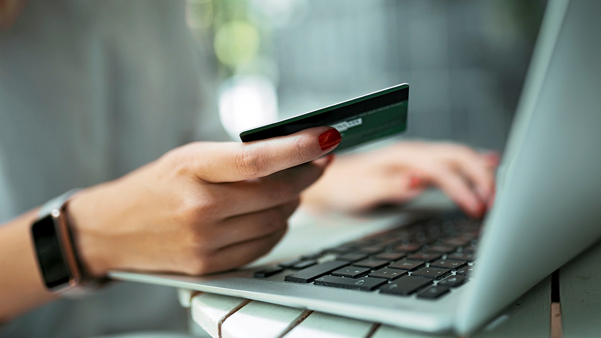 [aggregator] downloaded image for imported item #52627