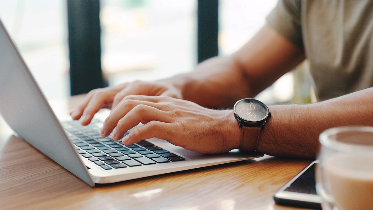 [aggregator] downloaded image for imported item #64074