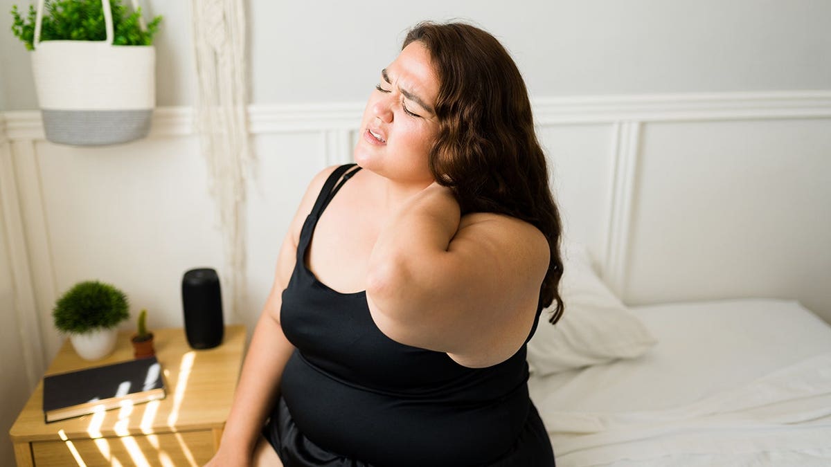 [aggregator] downloaded image for imported item #63856