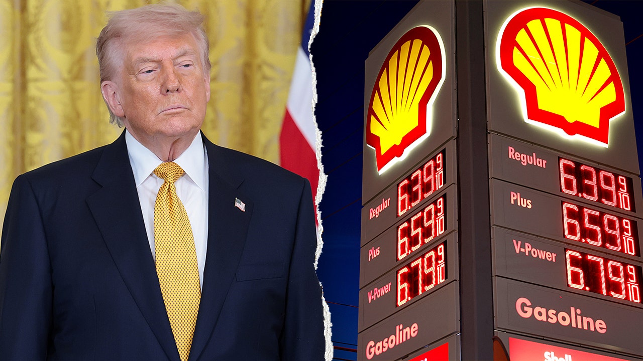 Fox News Poll: As economic pain deepens, disapproval of Trump hits new high image