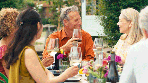 Men and women drinking alcohol