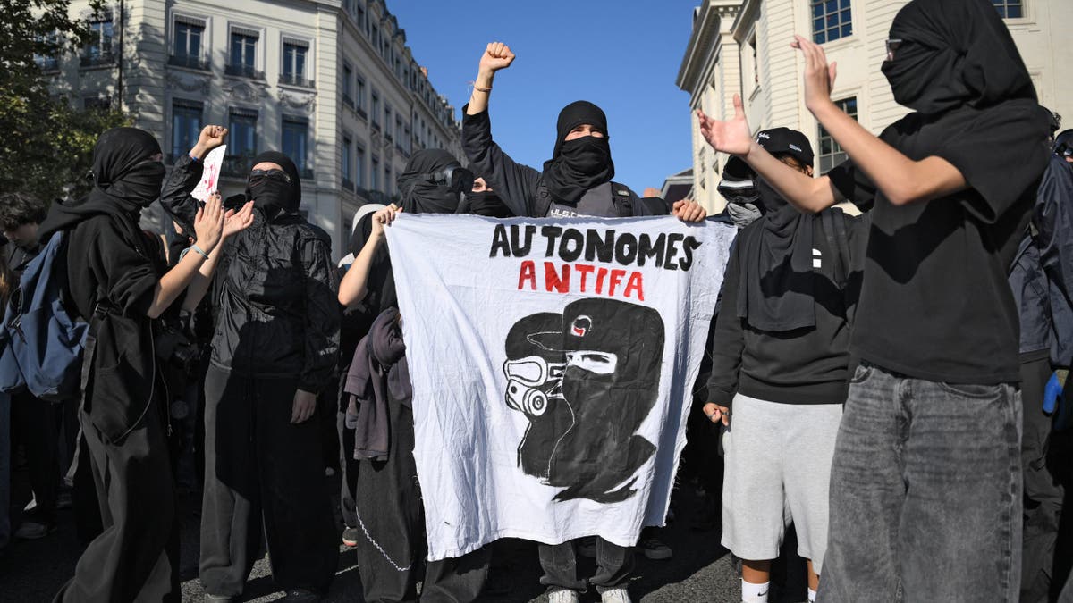 CHAOS INC.: Communists, Antifa, agitators in the red-green alliance